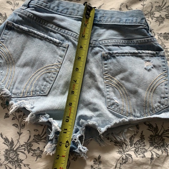 Hollister distressed jean shorts - Picture 11 of 12